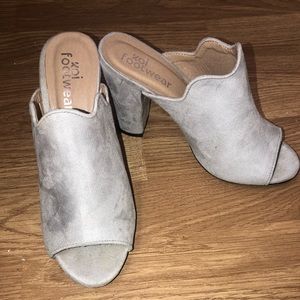 ✨ Gray mules ✨
